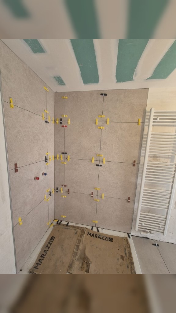 Avant - Créations de Carrelage Raffiné pour Espaces Douche Exclusifs