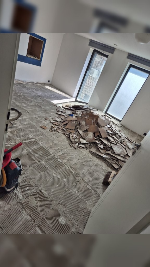 Avant - Rénovation de chambres et hall de nuit à Retinne